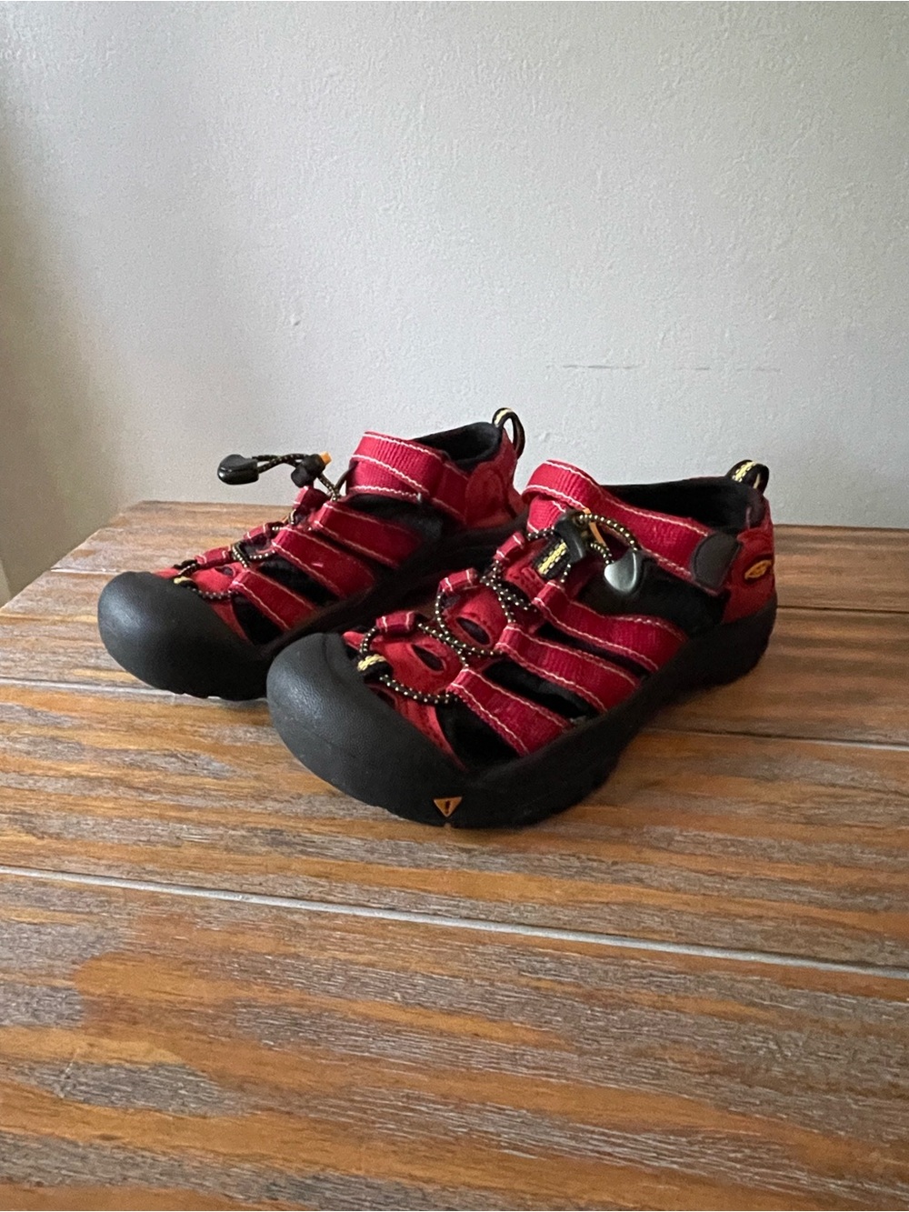 Keen Newport H2 Sandals in red - kids size 1